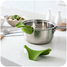 Load image into Gallery viewer, Creative Kitchen Silicone Funnel - midtownperfection
